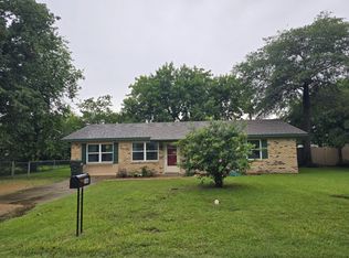 106 McAnally Dr, Mabank, TX 75147