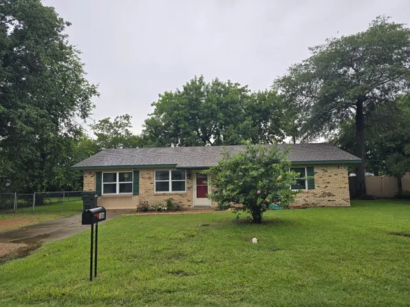 106 McAnally Dr, Mabank, TX 75147