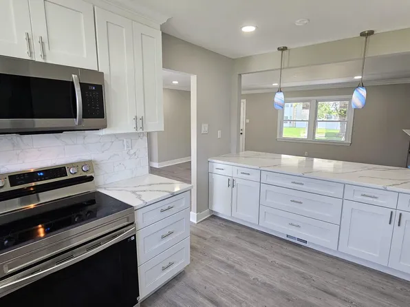 20 Twisting Ln, Willingboro, NJ 08046