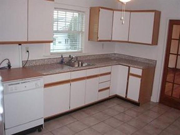 2nd image of 107 Essex Ave