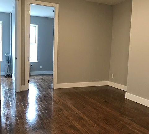 2nd image of 733 Hinsdale St APT 1R