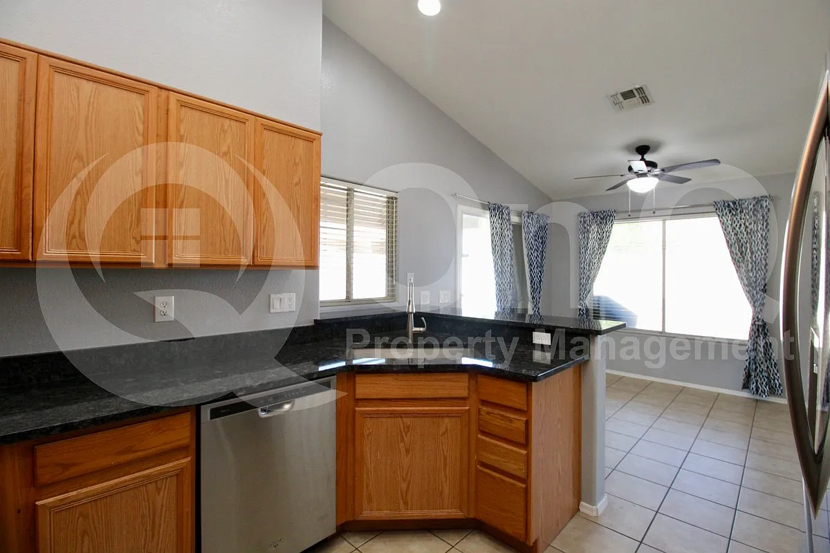 4 bed, 2.0 bath, 1536 sqft, $2,295 — Photo 3