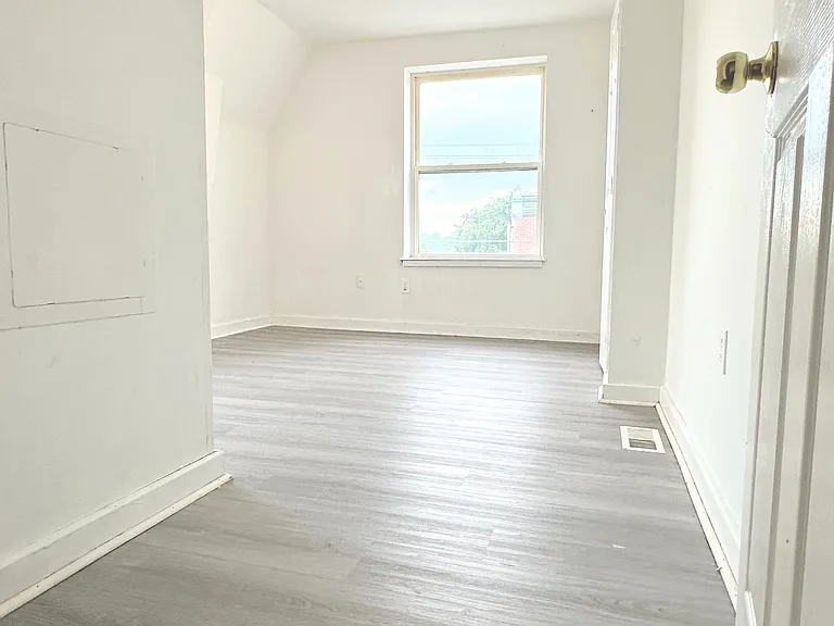 200 Stanbridge St #2 — Photo 12