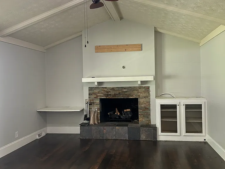149 Norwood Dr — Photo 2