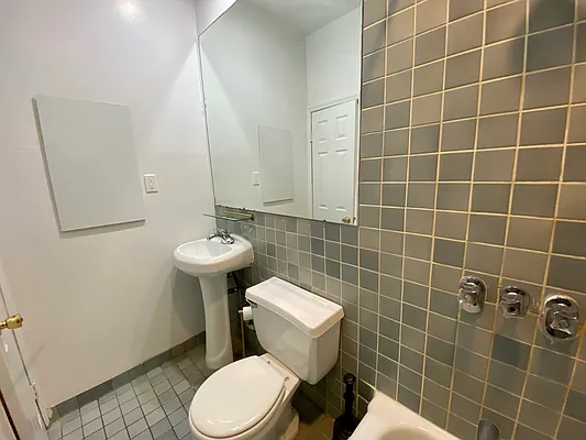 Rented by Compass | media 7