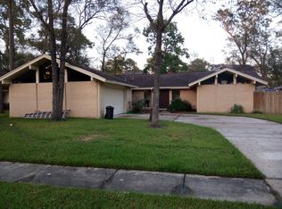 922 Oak Leaf Ave, La Porte, TX 77571