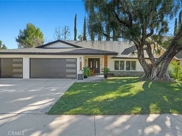 26950 Helmond Dr, Calabasas, CA 91301