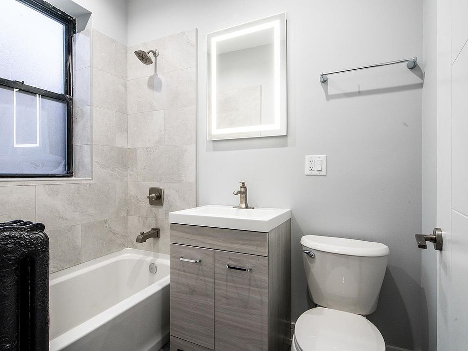 1st image of 6115 N Winthrop Ave