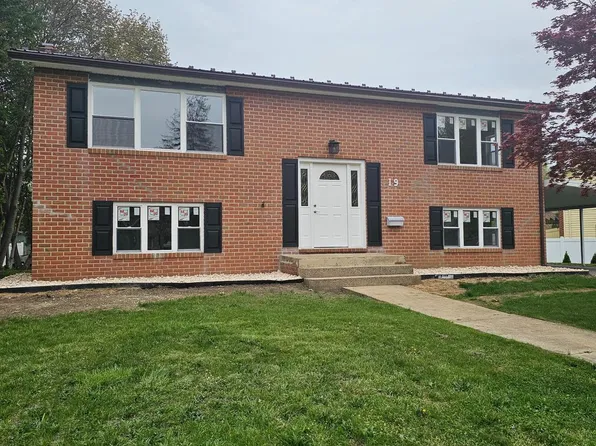 19 Edgelea Dr, Chambersburg, PA 17201