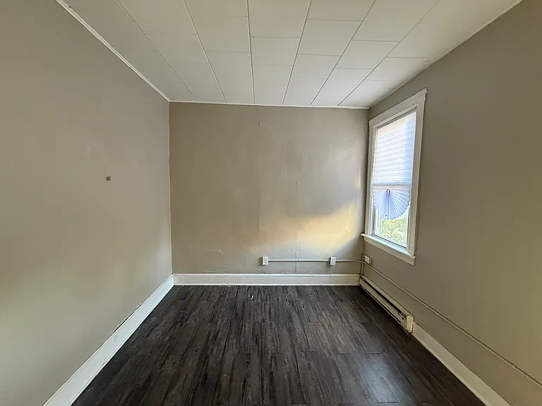 18 Davis St #2 — Photo 8