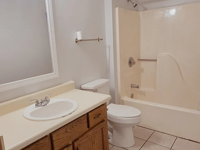2301 Michigan Ave #11 — Photo 7
