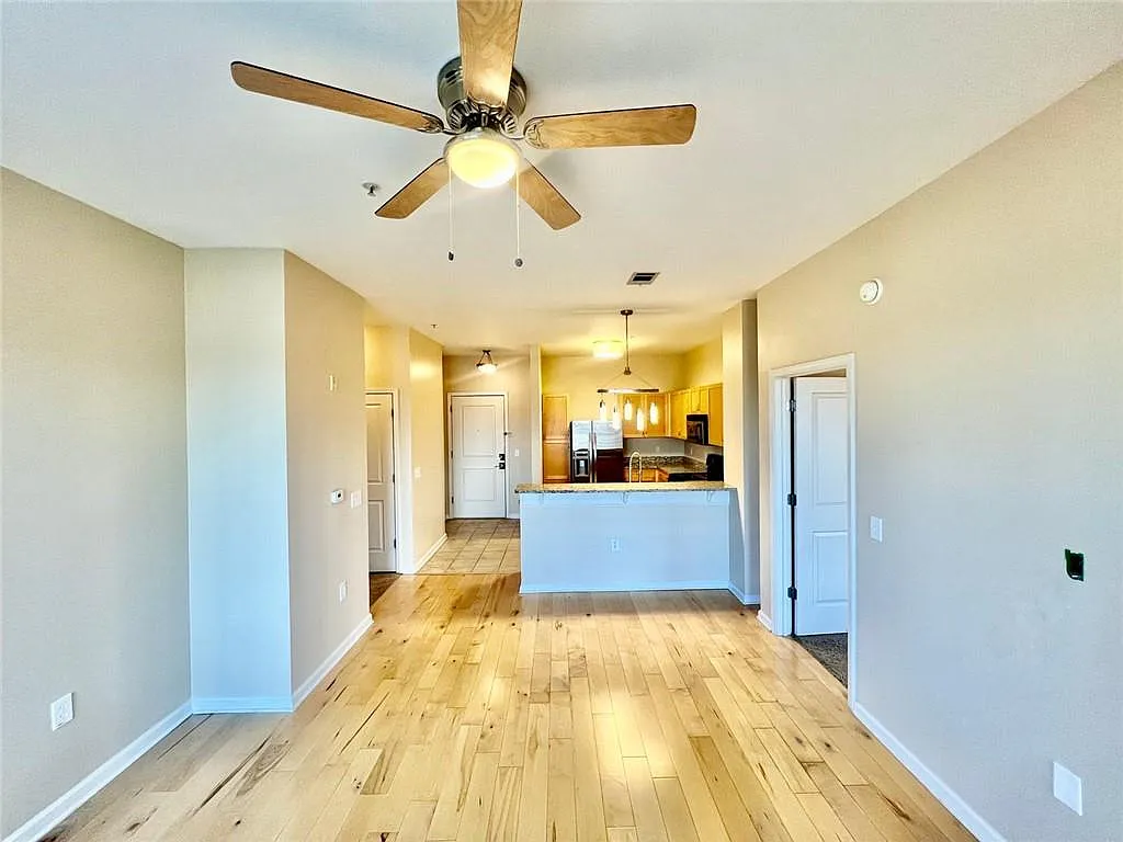 2 bed, 2.0 bath, $1,900 — Photo 4