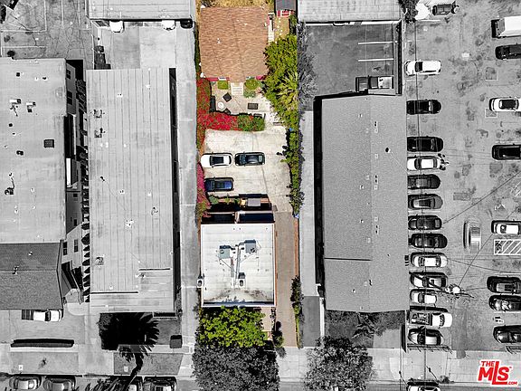 3rd image of 3754 Westwood Blvd