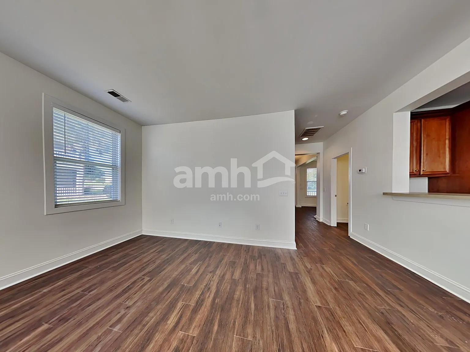 4 bed, 2.5 bath, 2519 sqft, $2,540 — Photo 4