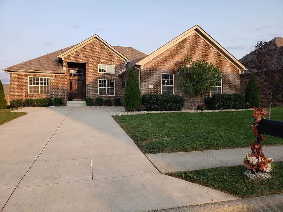 1st image of 512 Breezewood Cir