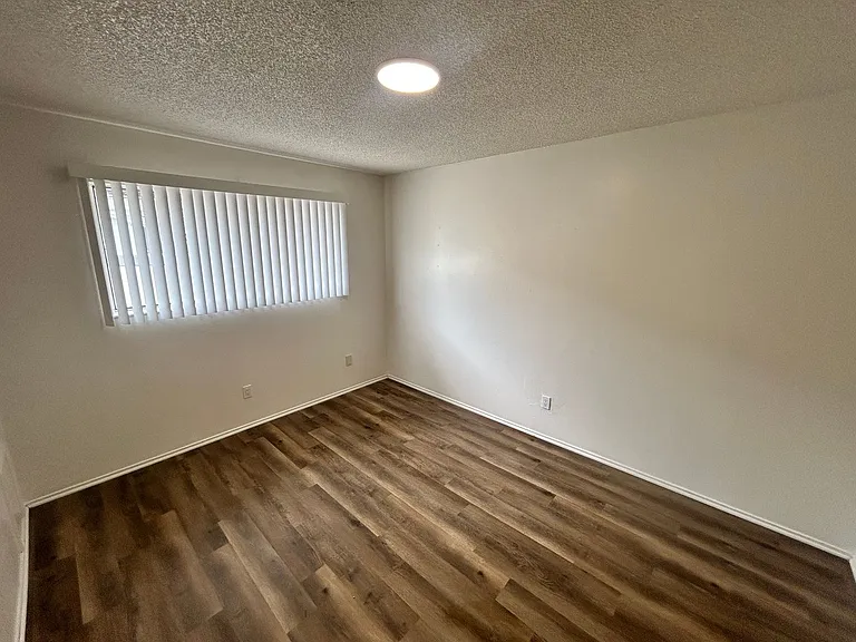 804 Sutter Ave — Photo 11