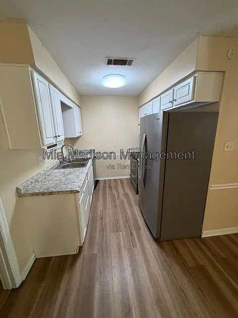 4 bed, 2.0 bath, 1688 sqft, $2,200 — Photo 4