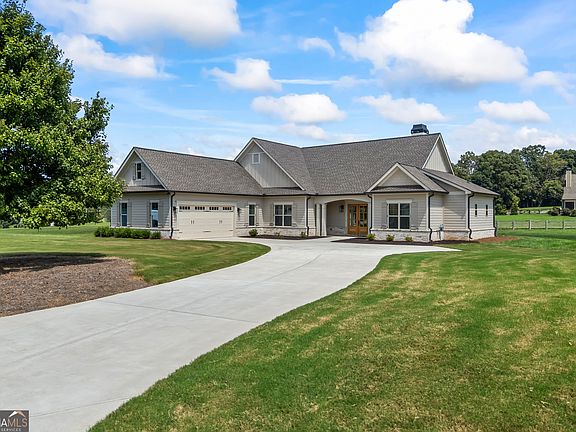 2nd image of 124 Rockford Farm Dr
