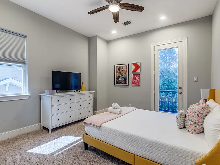 4535 Polk St — Photo 9