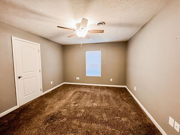 5th image of 504 E Boulevard St