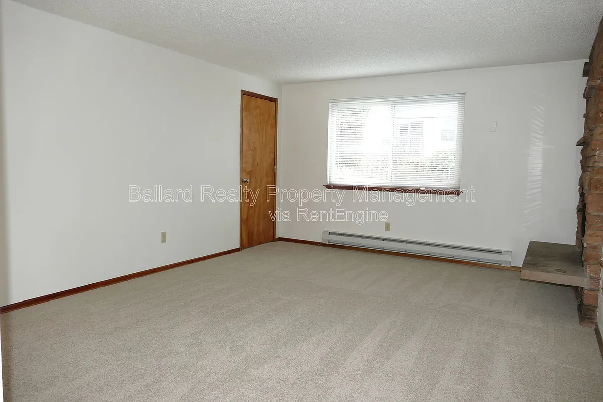 Building Photo - 2032 NW 59th St #3