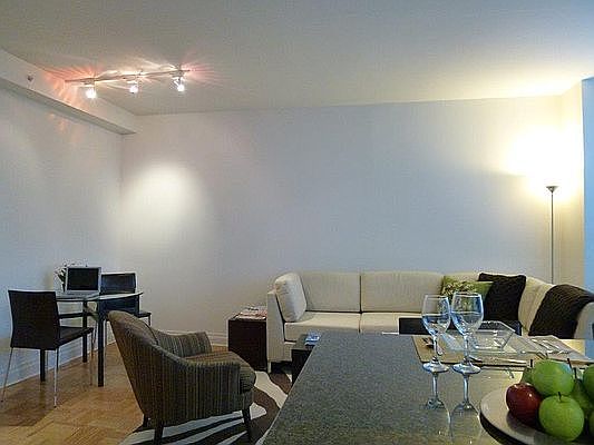1st image of 1510 Lexington Ave APT 3e
