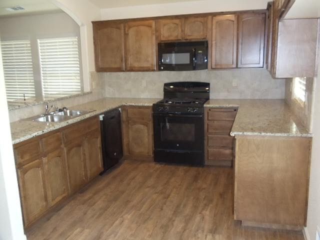2nd image of 1019 E Margalo Ct