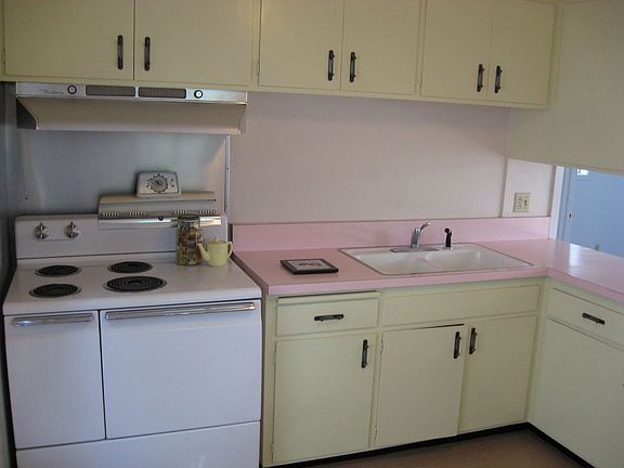2nd image of 37 Willow Ave