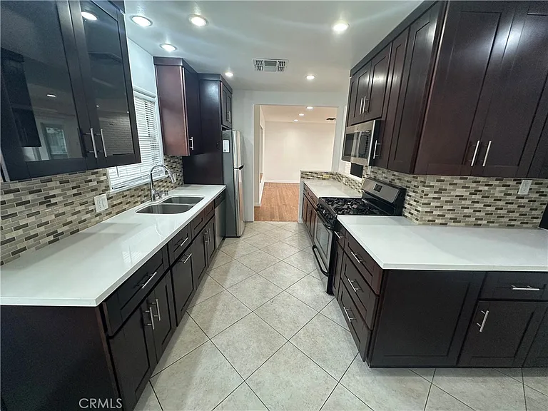 12811 Cumpston St — Photo 7