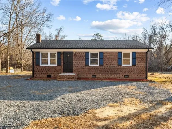 4686 Calhoun Dr, Liberty, NC 27298