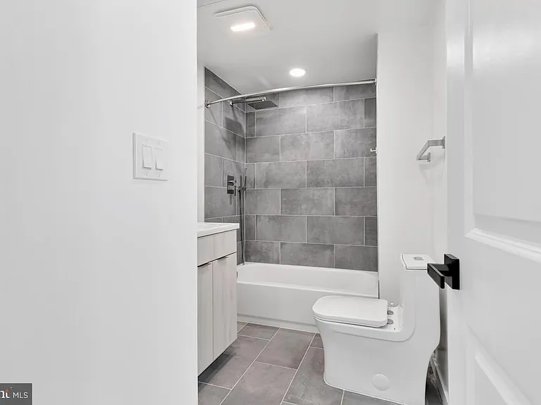 506 H St NE #401 — Photo 19