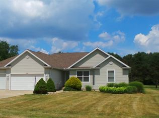 30945 Refuge Dr, Osceola, IN 46561