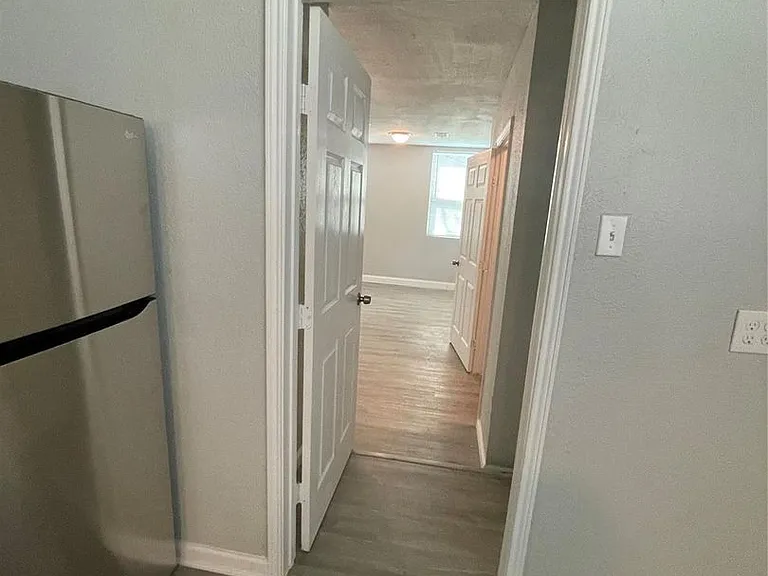 5748 Bowling Dr — Photo 17