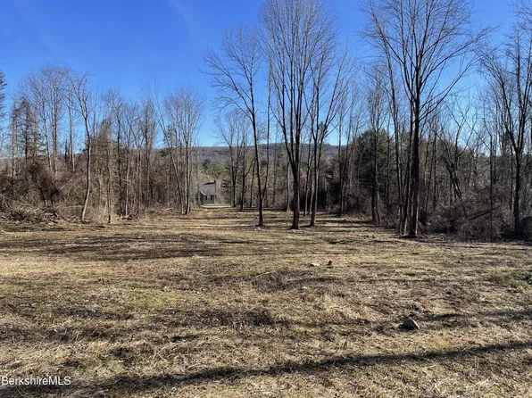 21A Interlaken Rd, Stockbridge, MA 01262