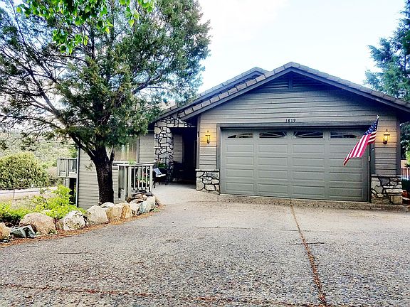 3rd image of 1819 Windy Walk Ln