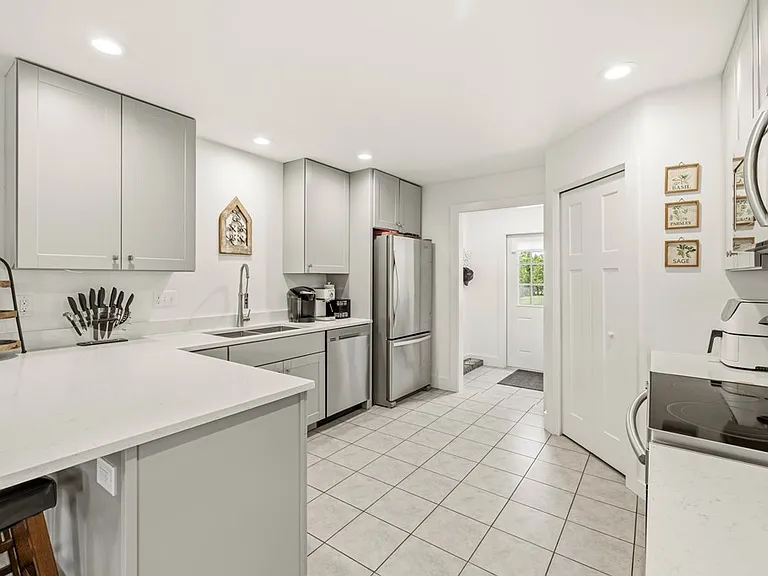 315 Mimosa St — Photo 9