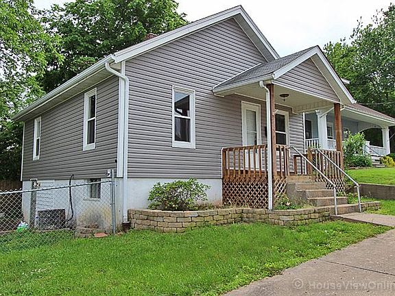 3rd image of 315 E Washington St