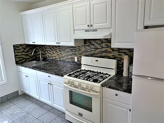 Rented by RealTegrity NY LLC | media 1