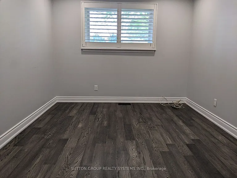 297 Balmoral Dr — Photo 11