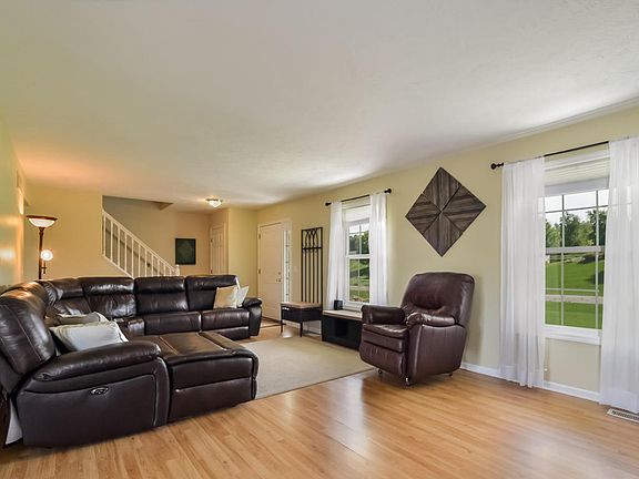 4th image of 4476 Camellia Ct