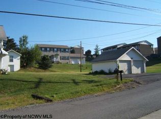 1053 Maple Dr, Morgantown, WV 26505