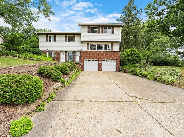 3004 Nottinghill Dr, Coraopolis, PA 15108