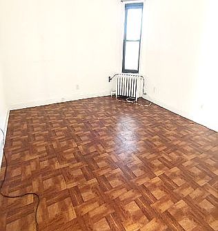 3rd image of 12-10 Astoria Blvd #2R