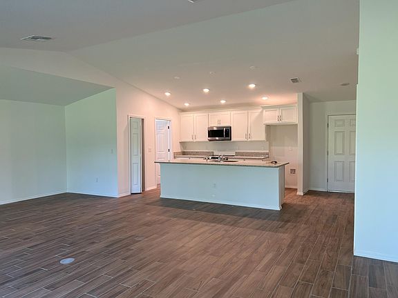4th image of 2290 San Filippo Dr SE