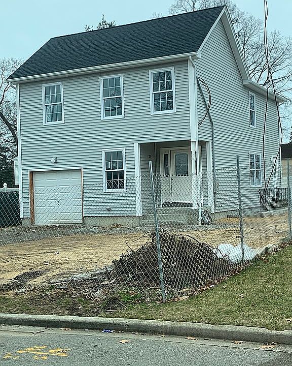 1st image of Oakley St