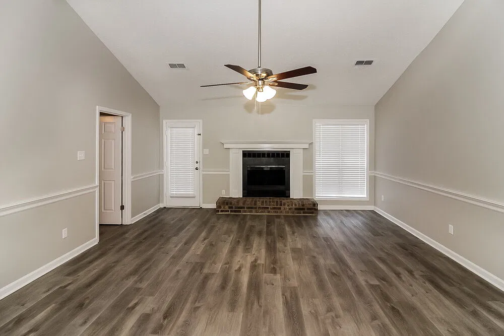 3 bed, 2.0 bath, 1924 sqft, $1,965 — Photo 4