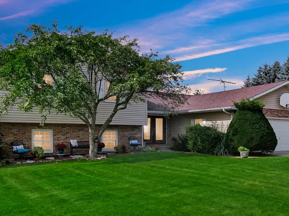 3112 N Cha Mar Hills Dr, La Porte, IN 46350