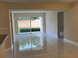 6284 NW 186th St, Hialeah, FL 33015