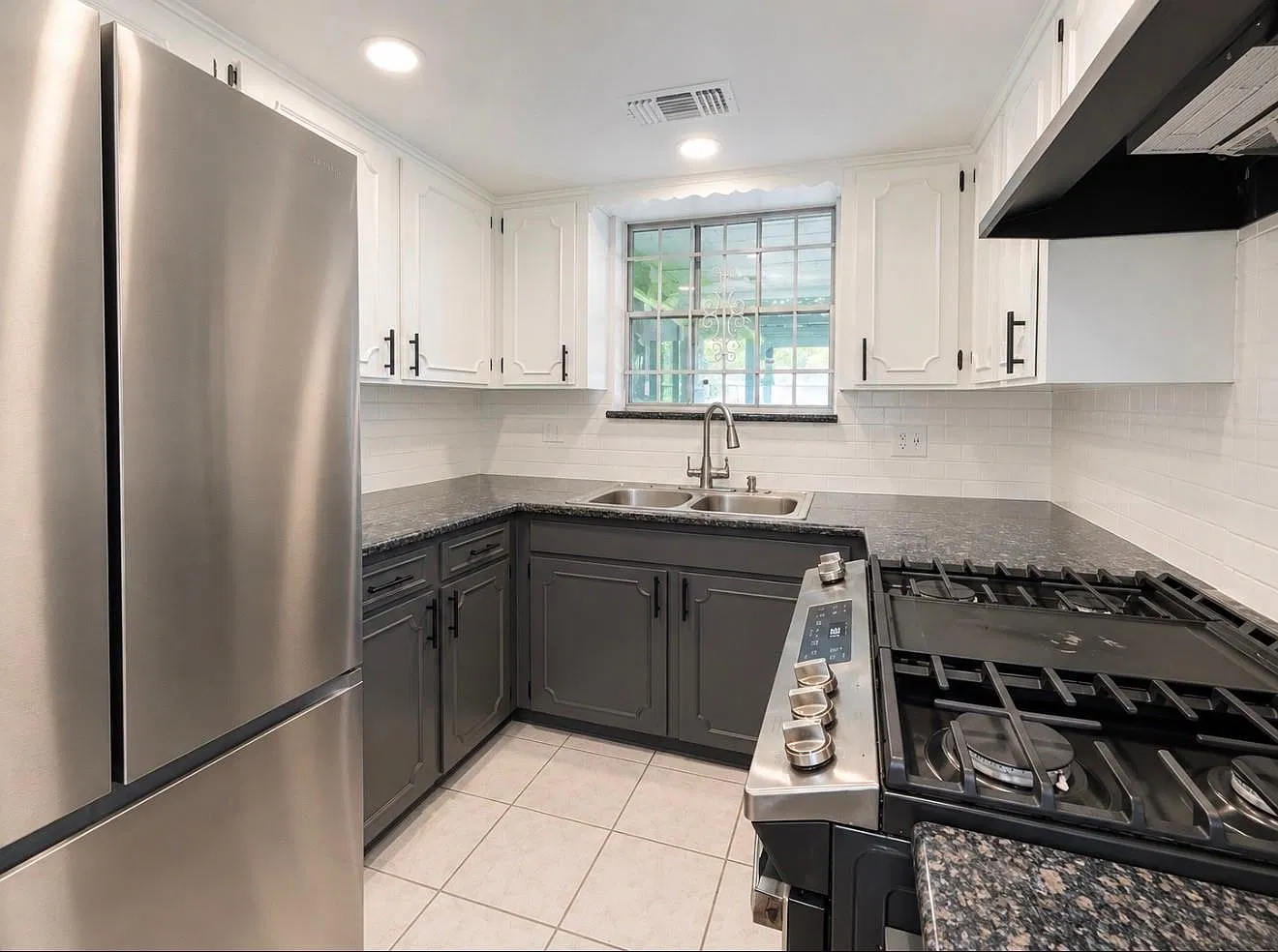 3 bed, 1.5 bath, 1035 sqft, $1,600 — Photo 4