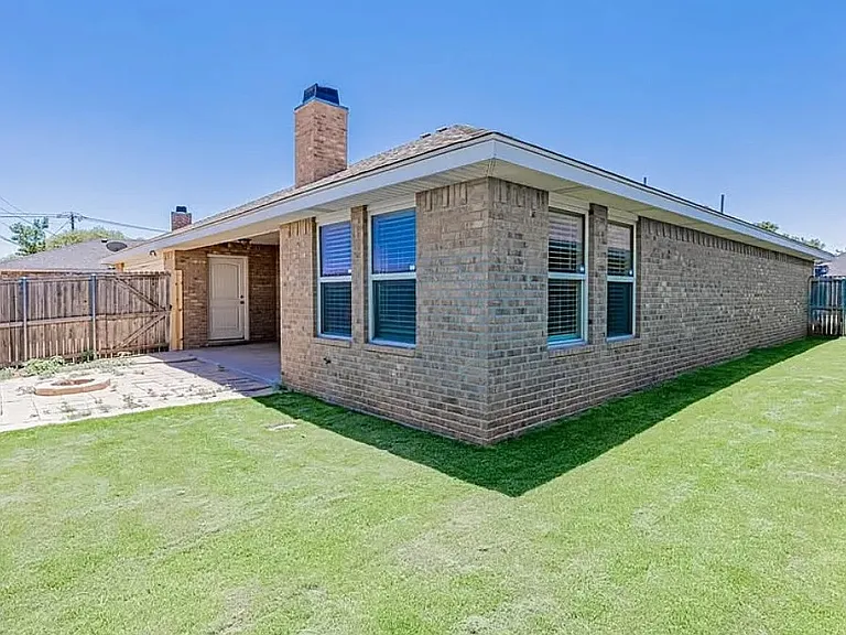 2804 Dustin Dr — Photo 6